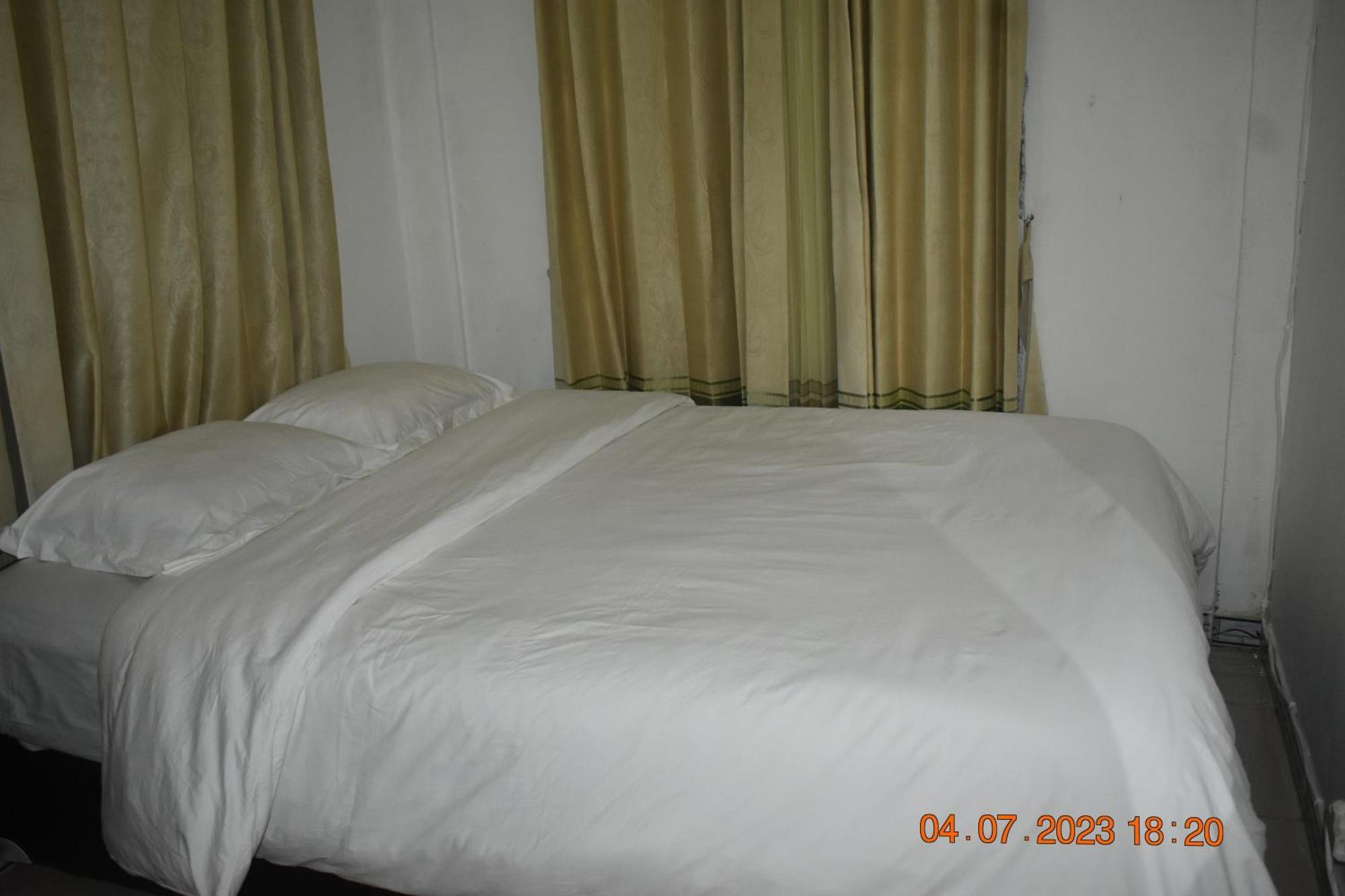 Four-G Home Stay & Komodo Tour Labuan Bajo Exterior foto
