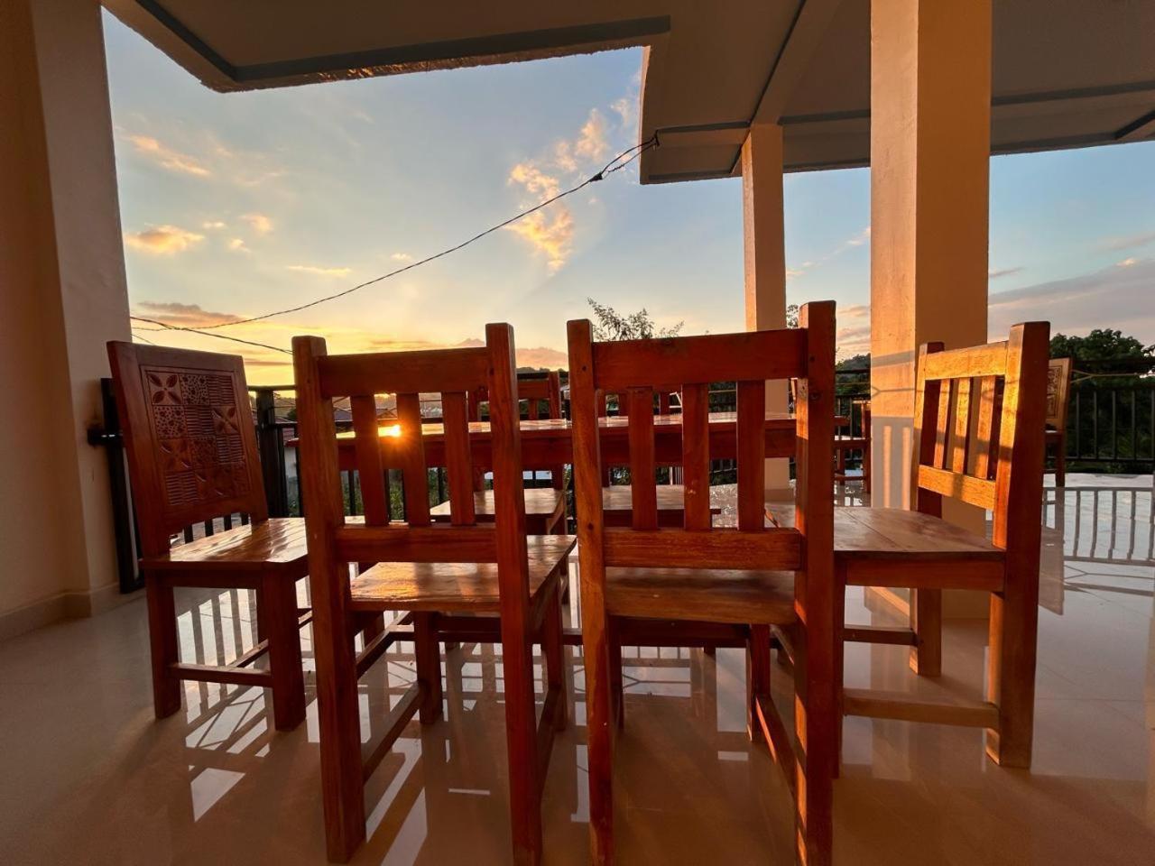 Four-G Home Stay & Komodo Tour Labuan Bajo Exterior foto