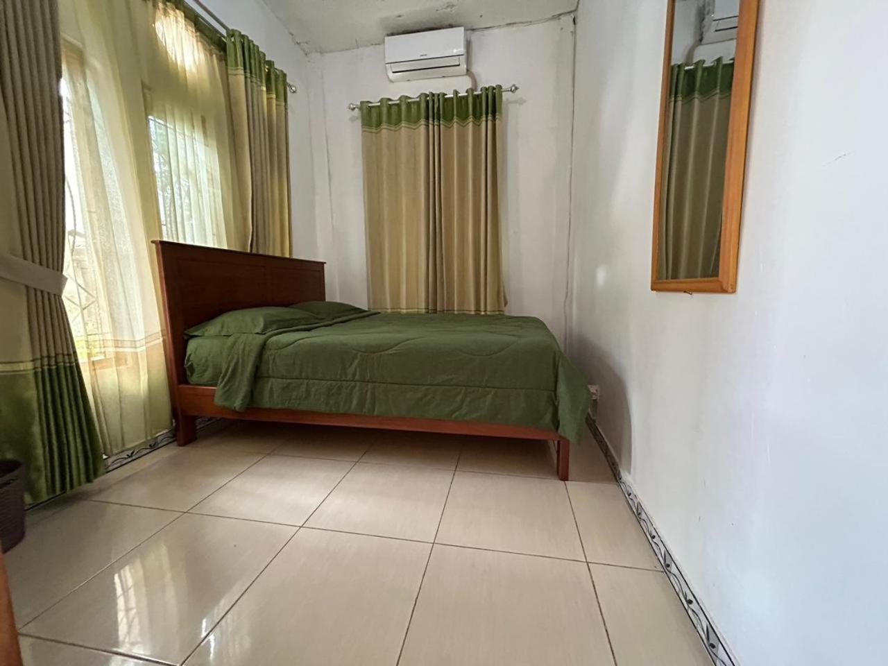 Four-G Home Stay & Komodo Tour Labuan Bajo Exterior foto